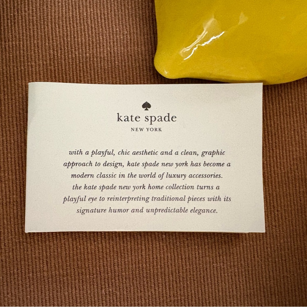 kate spade “With a Twist” - Picture 3 of 9